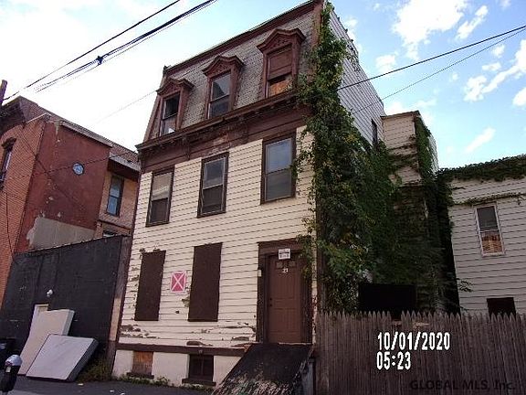 2nd image of 66 Robin St