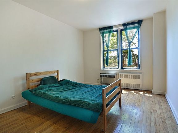 3rd image of 6035 Broadway APT 4E