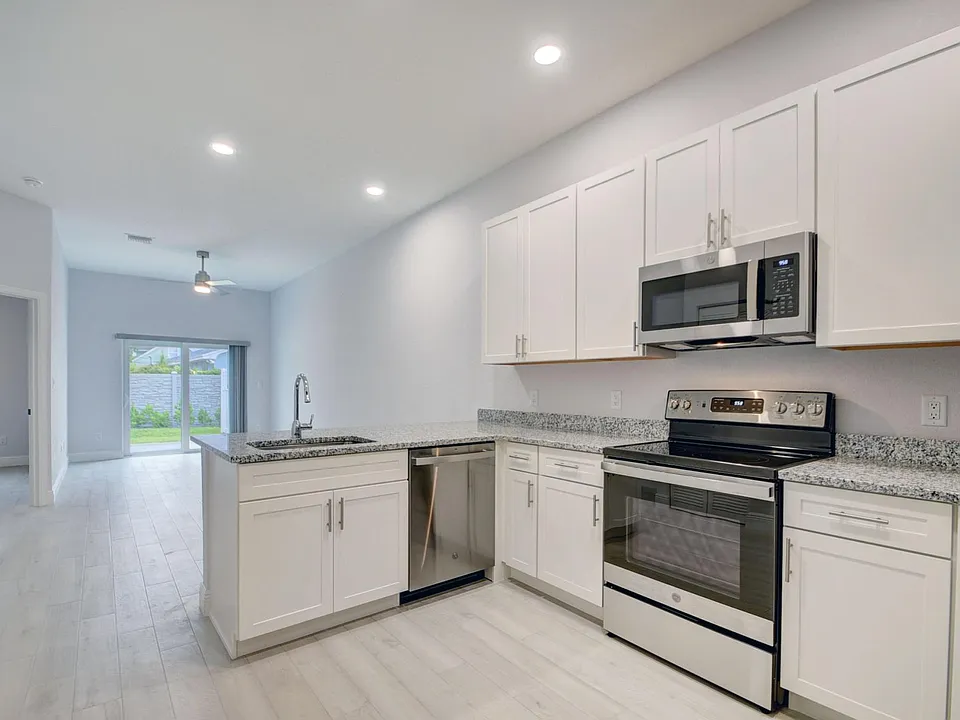 703 Dawn Pl #C