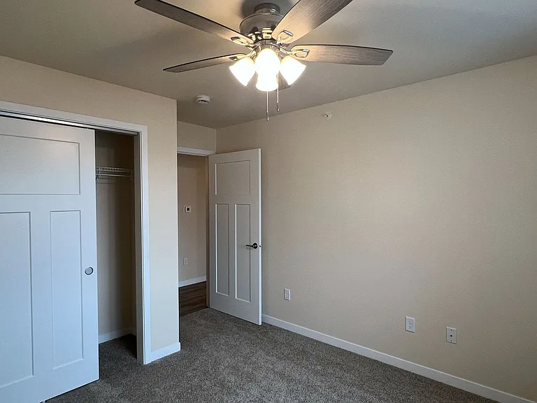 713 Caroline St — Photo 157