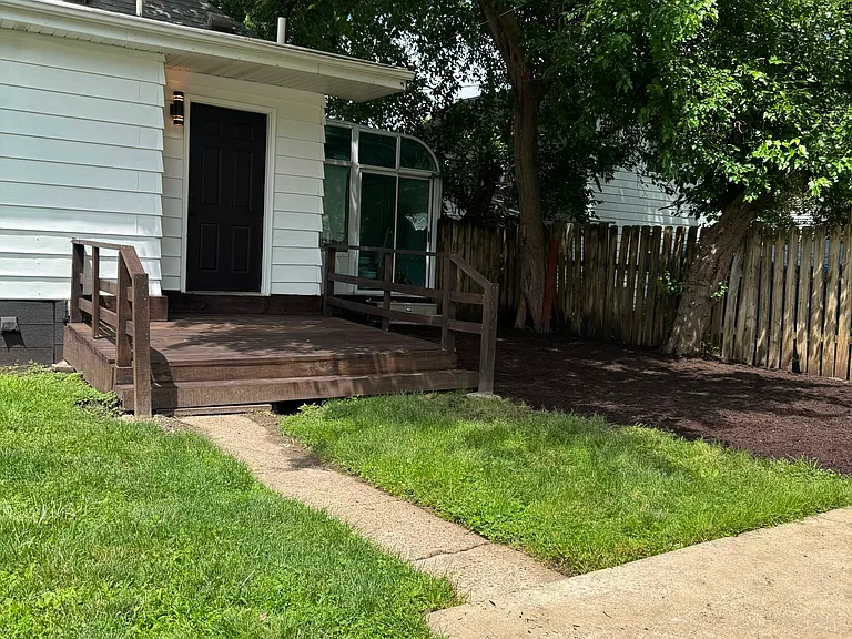 51 E Bradley Ave — Photo 3