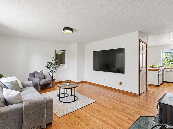 3rd image of 11522 Birch Street