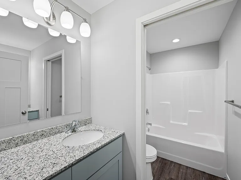 646 Columbia Ct — Photo 14