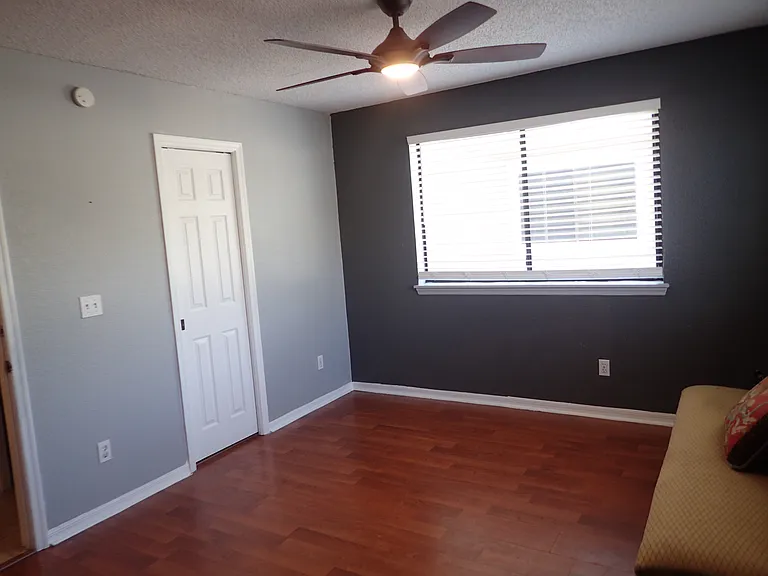 2ND FLOOR BEDROOM LOOKING TOWARDS BATHROOM
