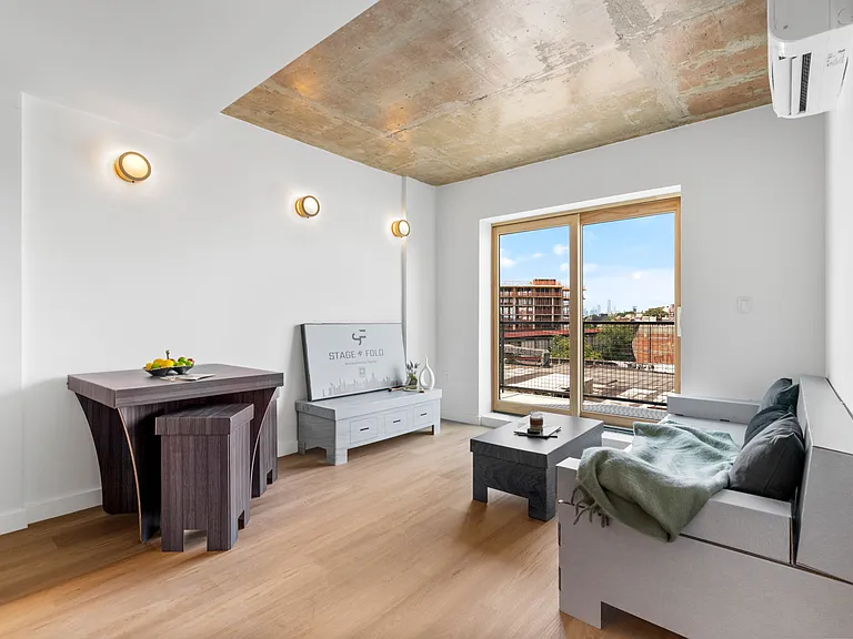11 Weirfield St #4B — Photo 2