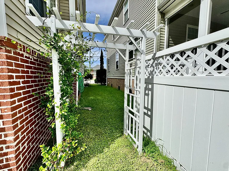 1123 W Ocean View Ave — Photo 30