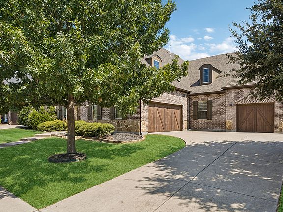 2nd image of 580 Butchart Dr
