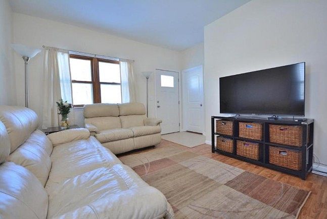 1st image of 1817 E Saint Francis Ave