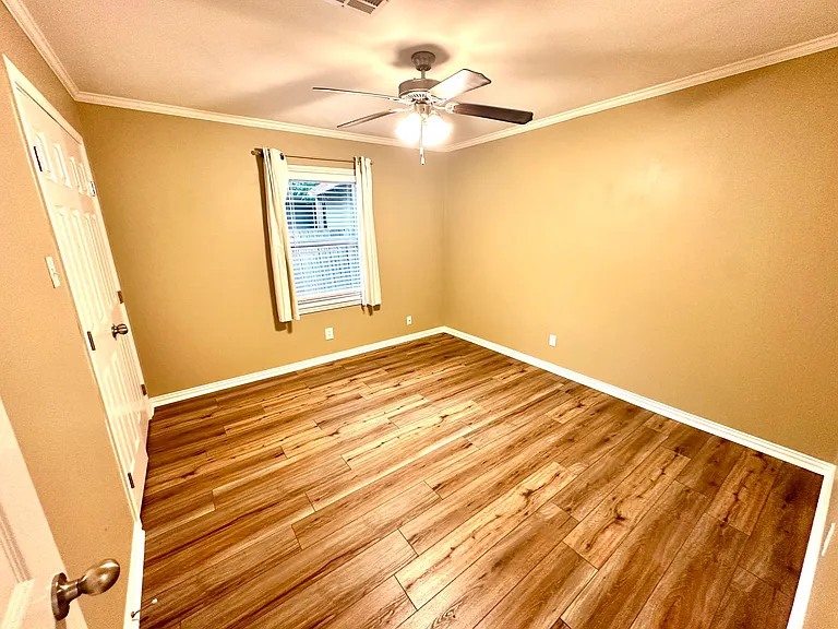 3916 Austin Ave — Photo 12