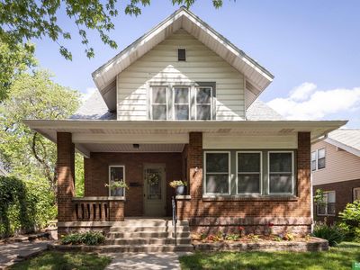 319 N 37th St, Omaha, NE, 68131