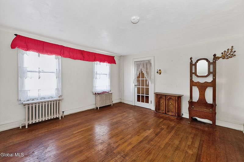 5th image of 322 1st Street