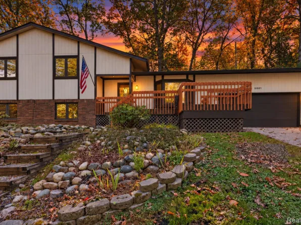 5001 Mohawk Blvd, Clarkston, MI 48348