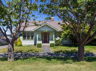 1318 7th St, Anacortes, WA 98221
