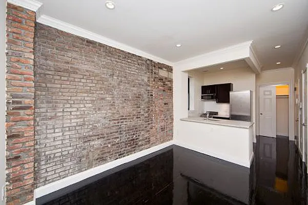 Rented by Icon Realty Management | media 10