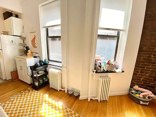 Rented by J PRESTON AND ASSOCIATES INC | media 13