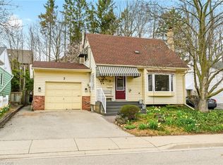 7 Central Park Ave, Hamilton, ON L9H 2M5