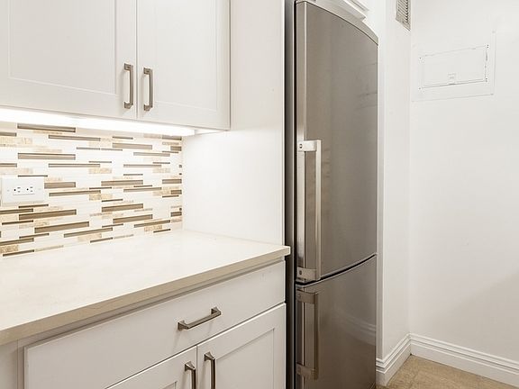 4th image of 201 E 87th St APT 20A