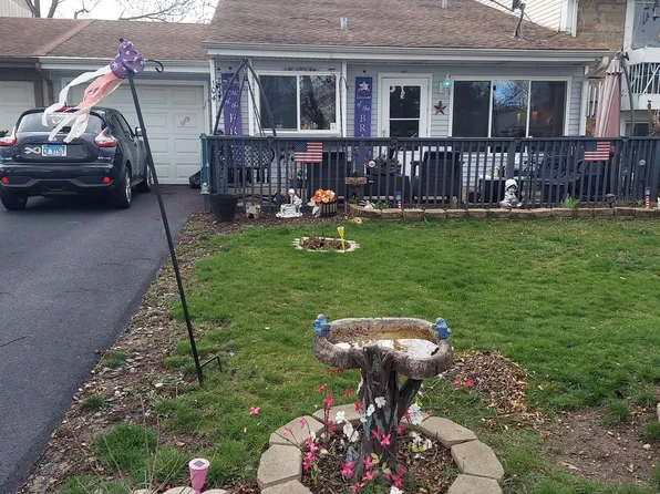 104 Six Pines Dr, Romeoville, IL 60446