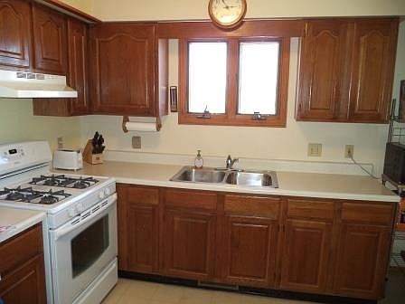 2nd image of 100 Karen Dr #B