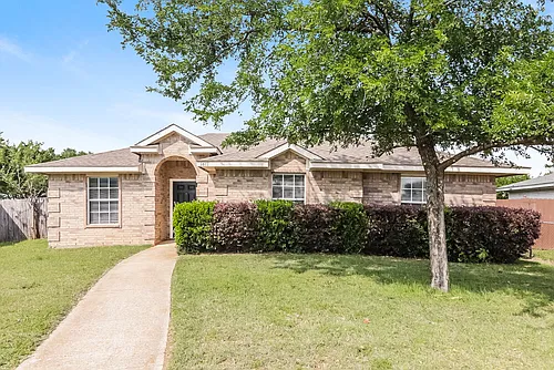 1611 Cedar Bluff Ln Photo 1