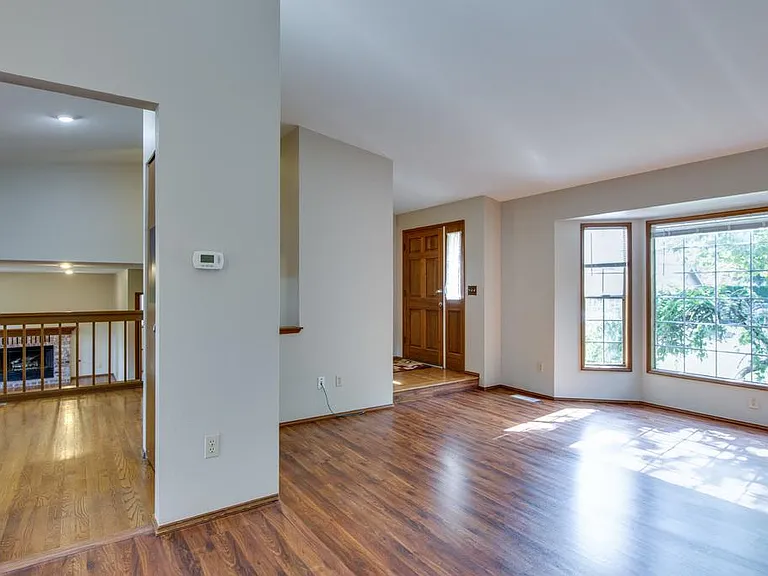 Living area with view to othe areas