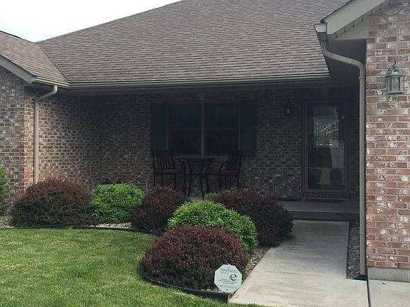 4th image of 731 E Woodside Dr