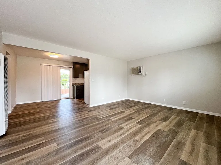 Pine, 1782* — Photo 3