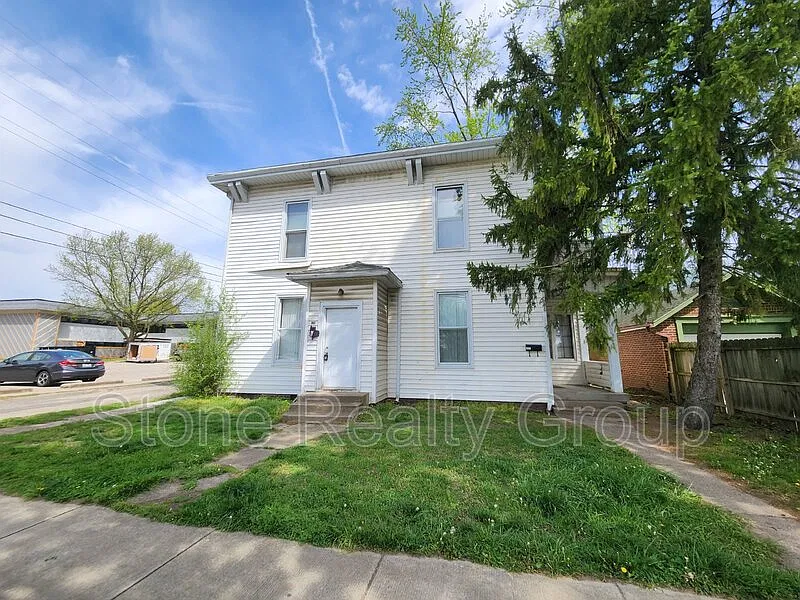 2 bed, 1.0 bath, $750 — Photo 1