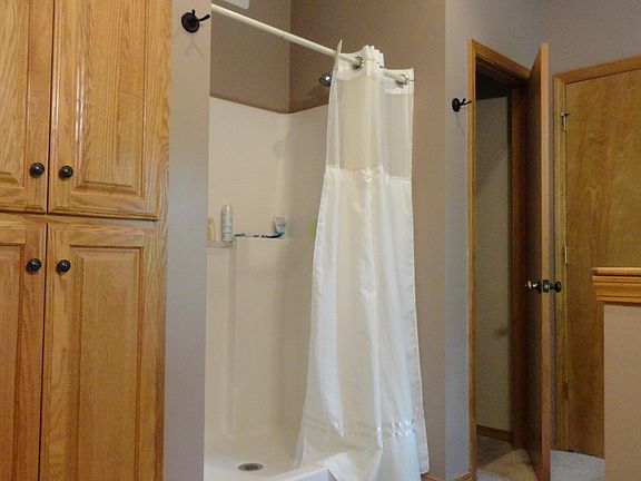 3rd image of 2217 Hofrichter Dr