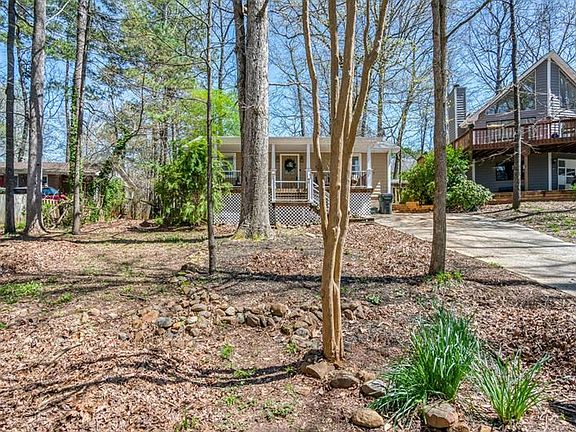 3rd image of 8841 Lake Dr
