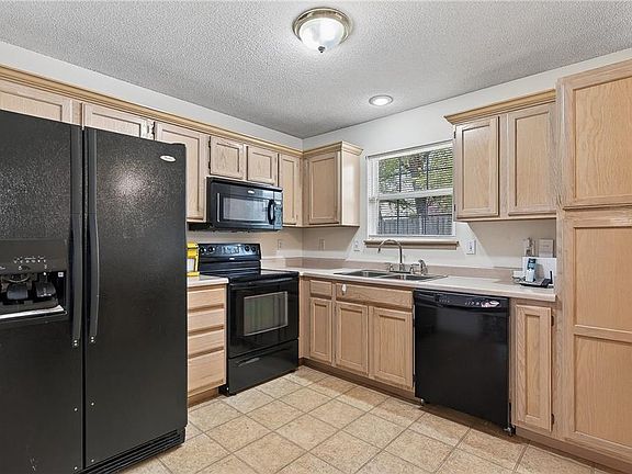 4th image of 1325 SE Lexington Ave #134C