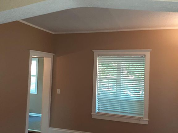 5th image of 1026 S 38th Ave