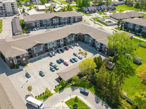 5840 Newman Blvd #118, Lasalle, ON N9J 0E3