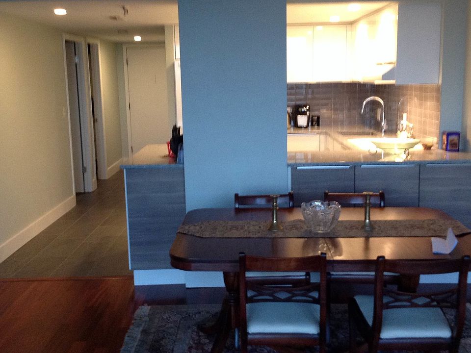 Dining/kitchen