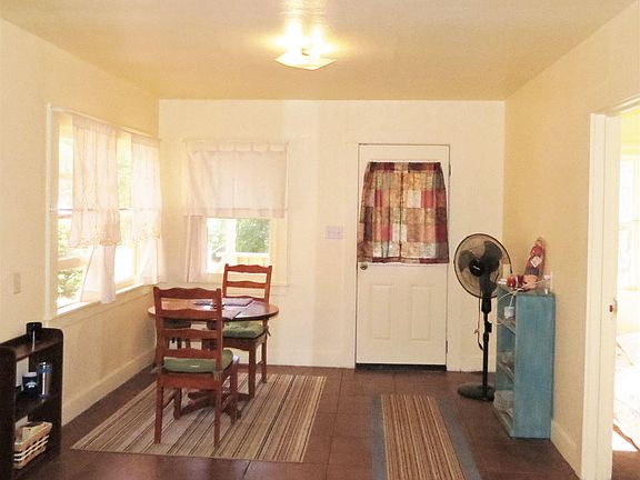 3rd image of 631 Orchard Ave