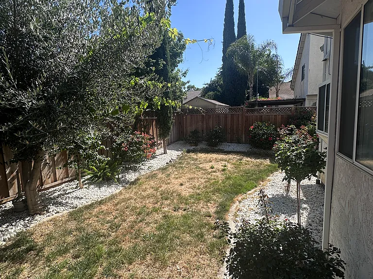 480 Gonzalez St — Photo 24