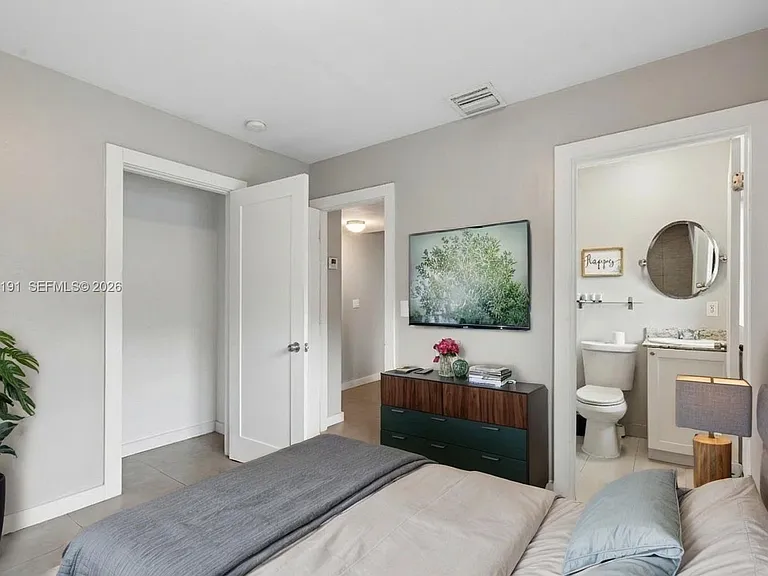 435 NE 69th St #1 — Photo 11