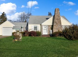 937 Maple St, Bohemia, NY 11716