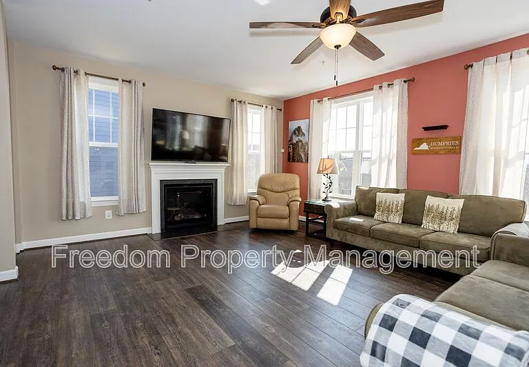 2425 Morgans Point Dr — Photo 16
