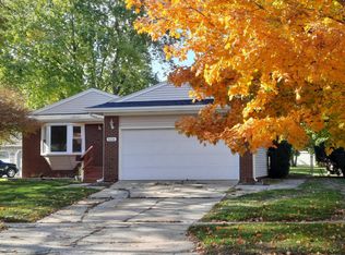 5116 Winshall Dr, Swartz Creek, MI 48473