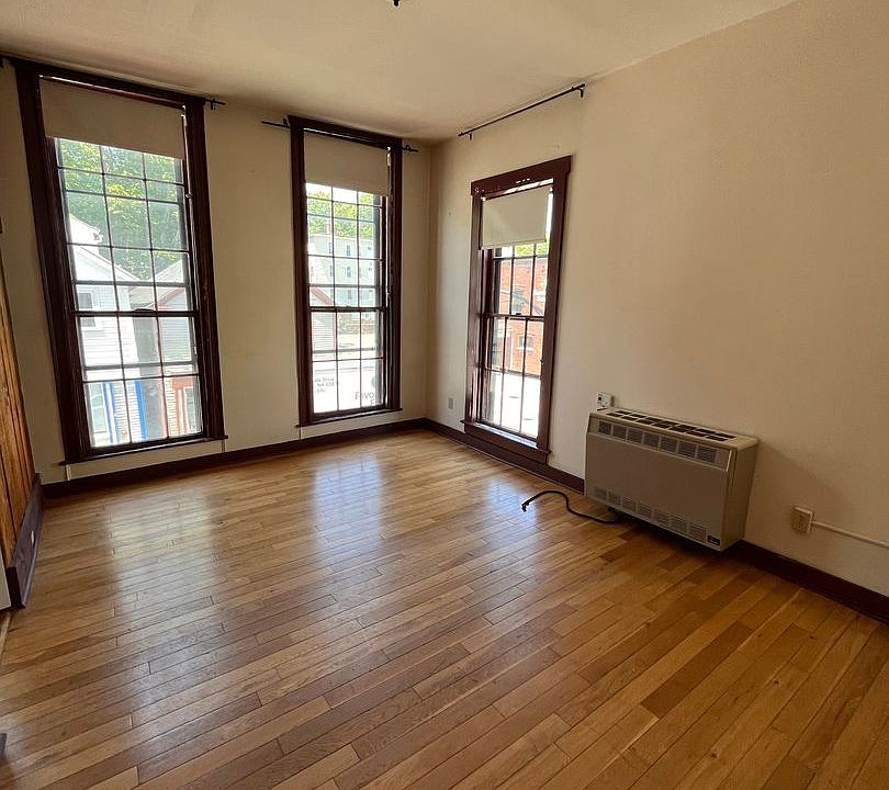 1st image of 145 Main St APT 3
