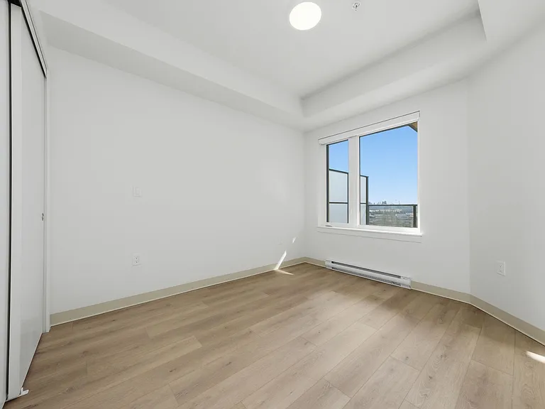 1529 Oxford St — Photo 85