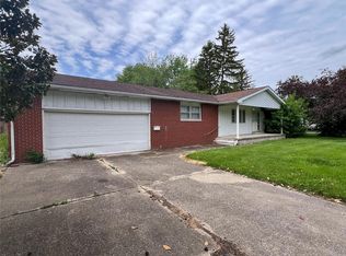 617 N Hibbard St, Staunton, IL