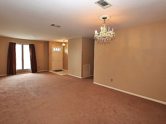3rd image of 5815 Meadow Way