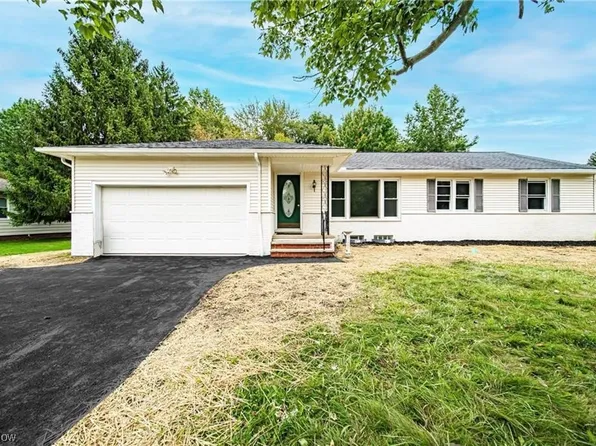 6766 Eastgate Dr, Mayfield Village, OH 44143