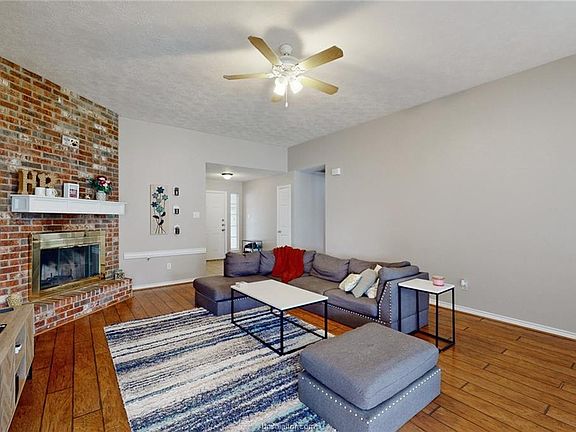 3rd image of 3989 Hunter Creek Dr