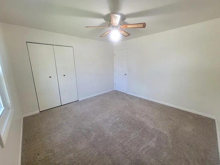 12264 Roosevelt Blvd — Photo 22