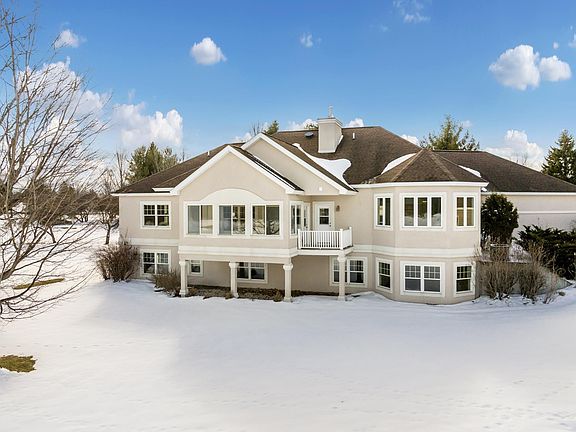 3rd image of 5002 Arrowhead Cir
