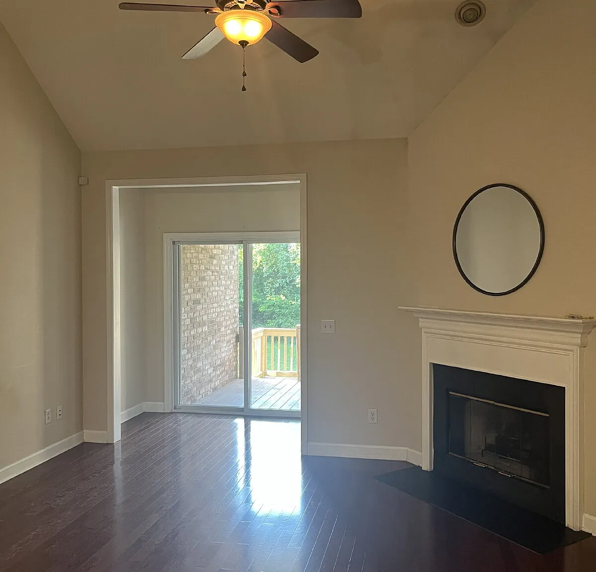 3 bed, 2.5 bath, 1744 sqft, $2,300 — Photo 3