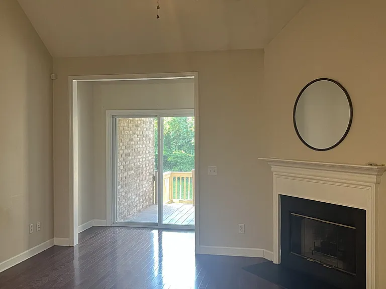 7529 Kemberton Ct — Photo 3